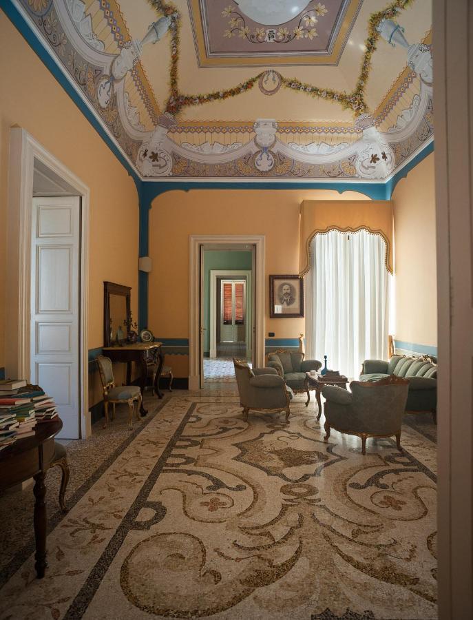 Bed and Breakfast Palazzo Francesco Grassi Aradeo Экстерьер фото